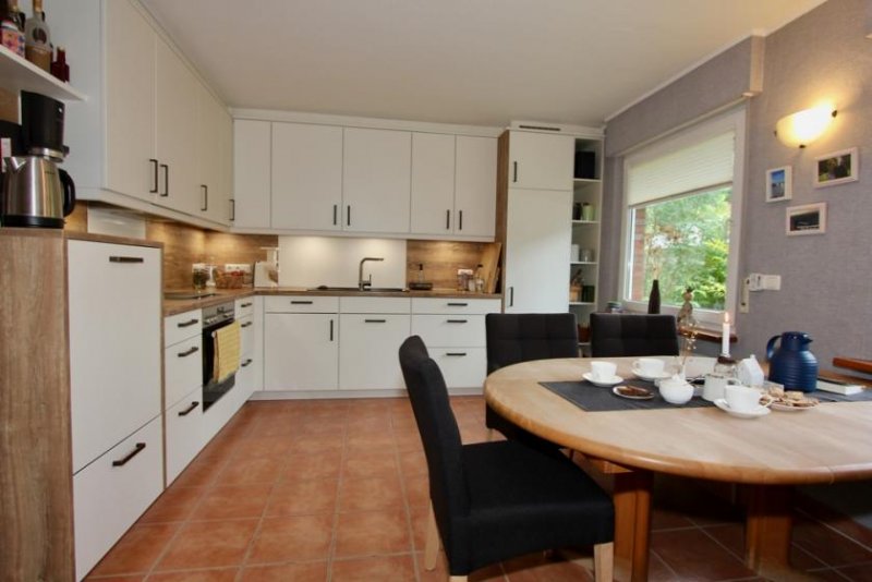 Ostrhauderfehn * EFH in Ostrhauderfehn * Effizienzklasse B * Wärmepumpe * Herzlicher Garten * Sanierung 2024-25 * PV-Anlage * Kamin * Haus