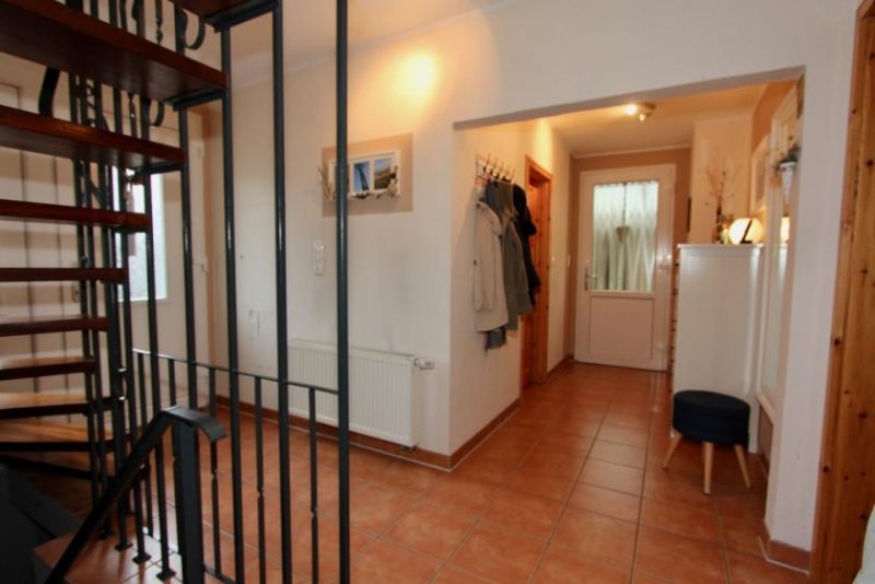 Ostrhauderfehn * EFH in Ostrhauderfehn * Effizienzklasse B * Wärmepumpe * Herzlicher Garten * Sanierung 2024-25 * PV-Anlage * Kamin * Haus