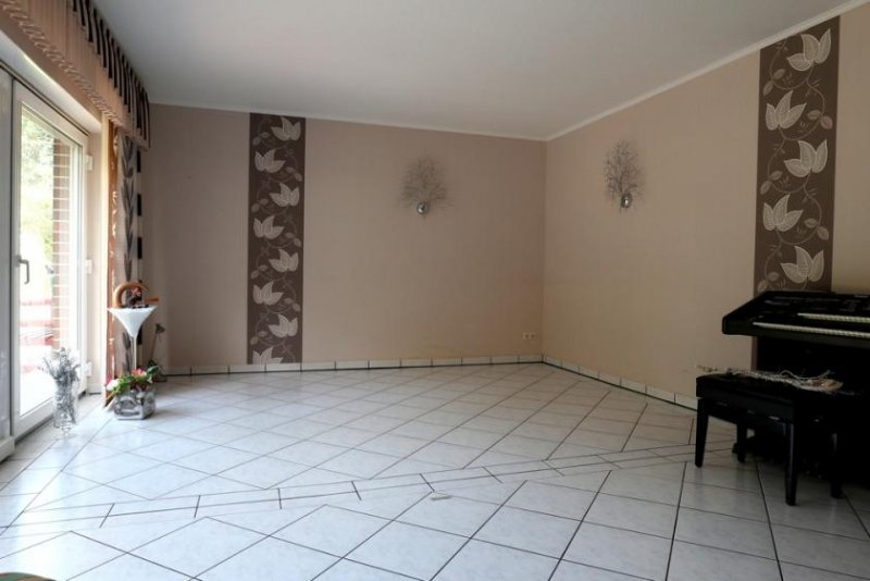 Ostrhauderfehn Walmdachbungalow * ruhige Wohnlage * Fußbodenheizung * umeinsehbarer Garten * ebenerdiges Wohnen * Haus kaufen