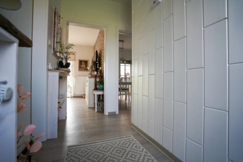 Jemgum Sehr gepflegtes, modernisiertes Einfamilienhaus in ruhiger Lage von Jemgum mit großem Grundstück! Haus kaufen