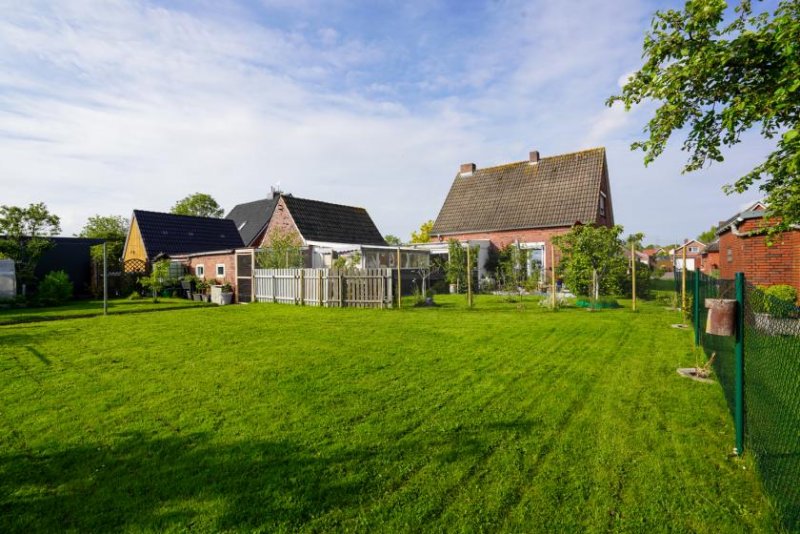 Jemgum Sehr gepflegtes, modernisiertes Einfamilienhaus in ruhiger Lage von Jemgum mit großem Grundstück! Haus kaufen