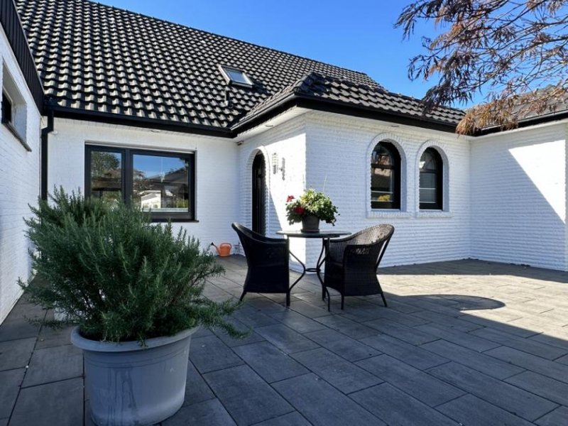 Papenburg * Wunderschönes Anwesen * Zentrale Lage in Papenburg * Garage ca. 100 m² * Kaminzimmer * Haus kaufen