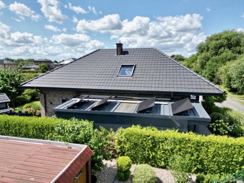 Rhede (Ems) * Traumhaus direkt am Wasser – Eigener Bootsanleger & Smart Home inklusive * Haus kaufen