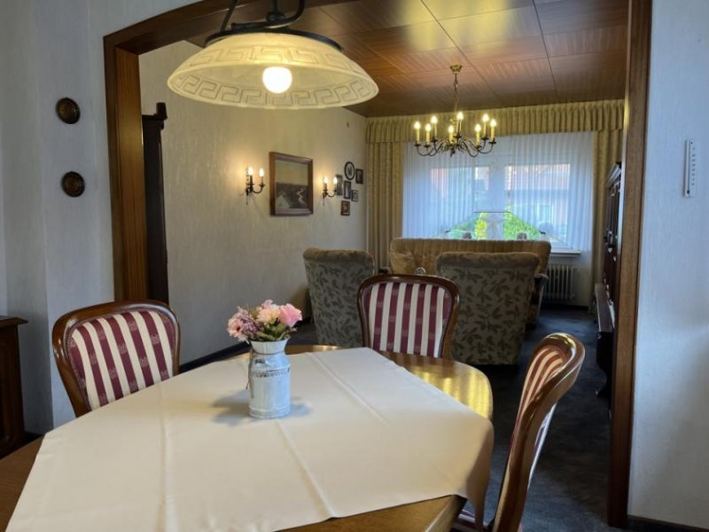 Börger **Gepflegtes Einfamilienhaus mit großem Grundstück und solider Bauweise Grundstück & 2 Garagen** Haus kaufen
