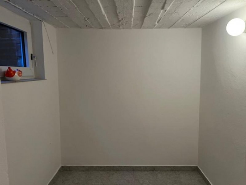 Börger Substanz statt Show. Platz statt Kompromisse.
Gepflegtes EFH mit zwei Garagen & großem Grundstück. Haus kaufen