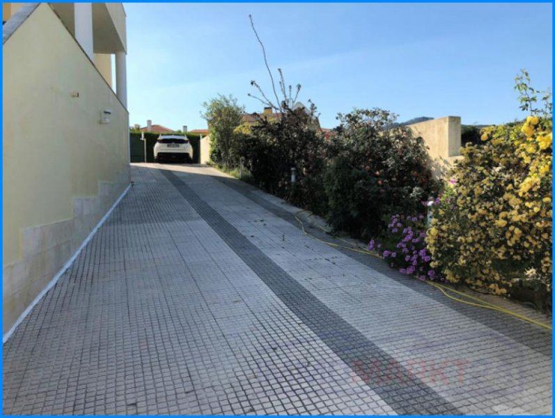 Sintra ***Geräumige Villa mit Pool, großer Küche und vielen Parkplatzmöglichkeiten sucht neuen Eigentümer*** Haus kaufen