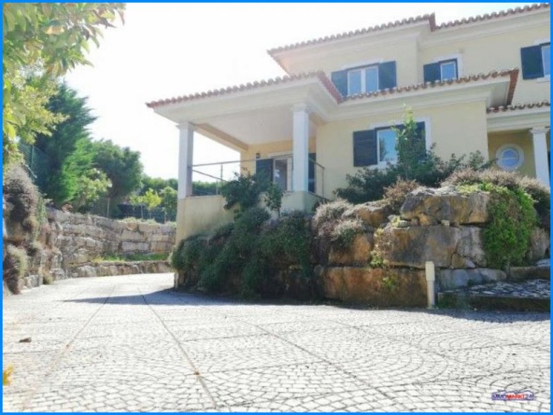 Sintra ***Große Villa mit eigenem Pool in geschlossener Wohnanlage*** Haus kaufen