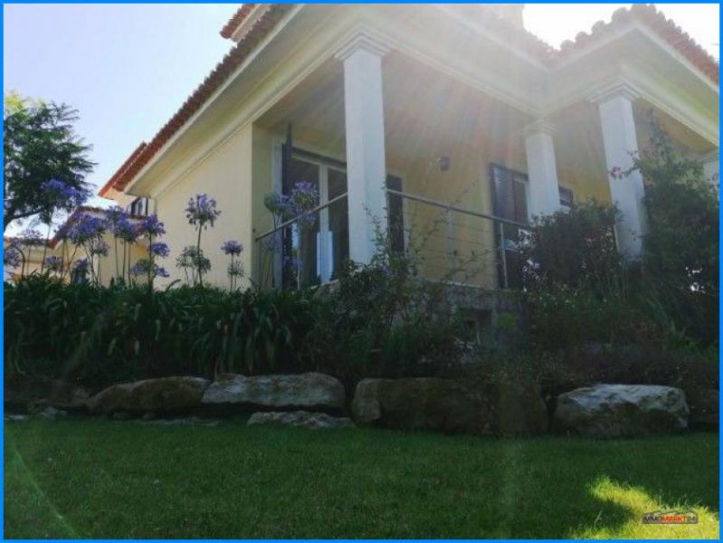 Sintra ***Große Villa mit eigenem Pool in geschlossener Wohnanlage*** Haus kaufen