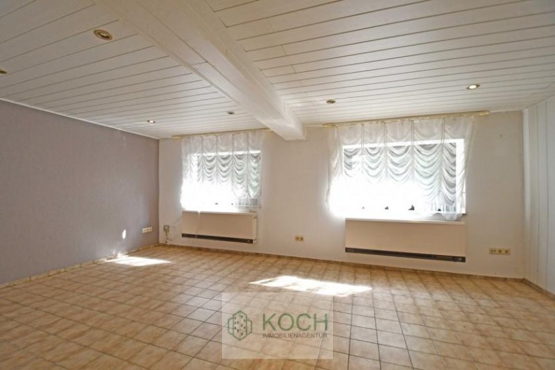 Schiffdorf Ein-/ Zweifamilienhaus in Schiffdorf mit zusätzlicher, separater Nutz-(Büro)fläche Haus kaufen