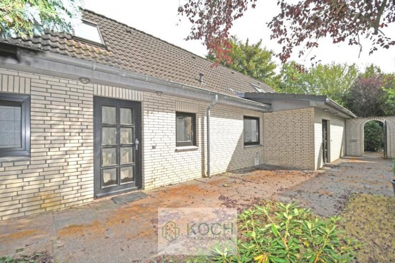 Schiffdorf Ein-/ Zweifamilienhaus in Schiffdorf mit zusätzlicher, separater Nutz-(Büro)fläche Haus kaufen