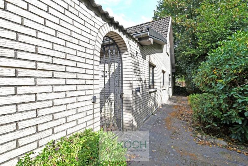 Schiffdorf Großes Ein- oder Zweifamilienhaus mit zusätzlicher Nutz-(Büro)fläche in Schiffdorf Haus kaufen