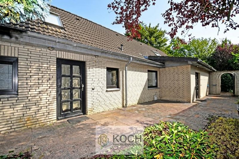 Schiffdorf Großes Einfamilienhaus mit zusätzlichem Anbau in Schiffdorf! Haus kaufen