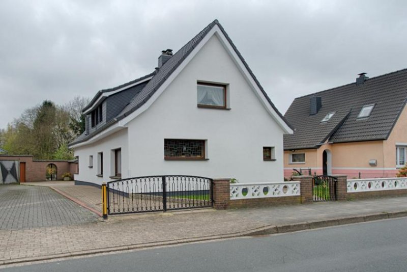 Delmenhorst DELMENHORST - Freistehendes Einfamilienhaus auf großem ca. 1.533 m² Grundstück Haus kaufen