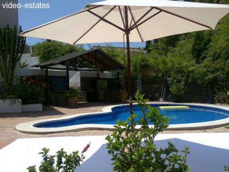 El Rosario Moderne Villa mit bester Ausstattung und grossem Garten Haus kaufen