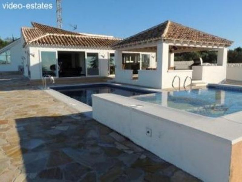 Elviria Villa total renoviert mit herrlichem Meerblick in Elviria, Marbella Haus kaufen