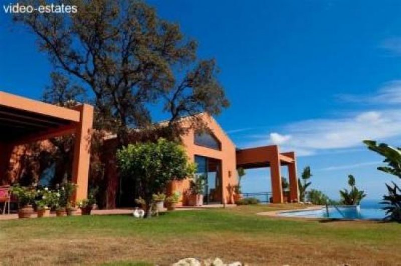 Los Monteros Alto Villa, Panoramablick, günstig, moderner Stil an der Costa del Sol Haus kaufen