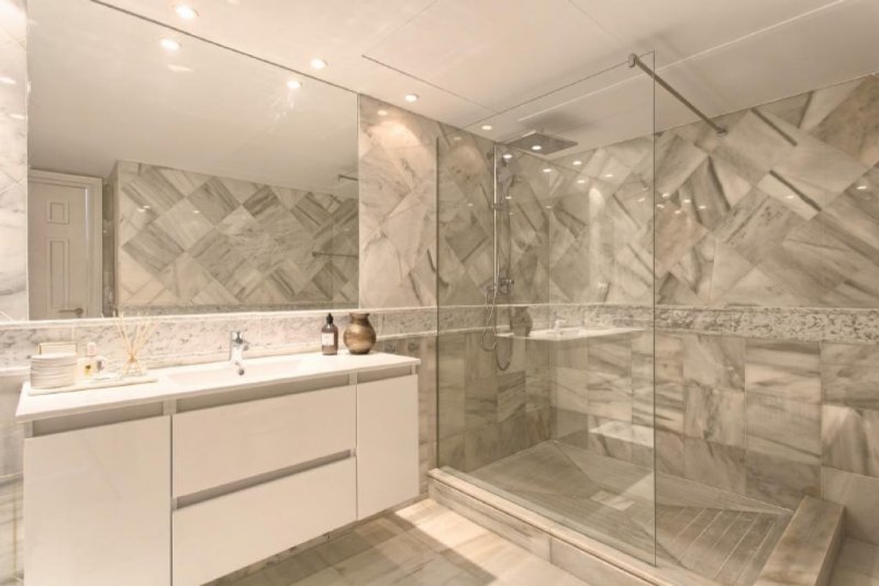 Marbella Elegante Wohnung mit spektakulärem Meerblick Wohnung kaufen