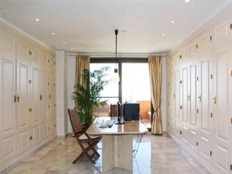 Marbella Großzügiges Apartment mit herrlichem Meerblick Wohnung kaufen