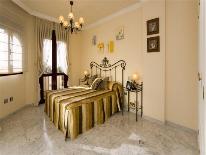 Marbella Kinderfreundliche Reihenhausanlage auf Marbella's Goldener Meile Haus kaufen