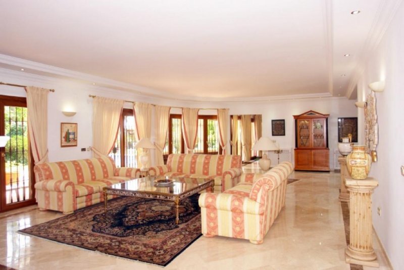 Marbella Luxus Villa in Toplage Haus kaufen