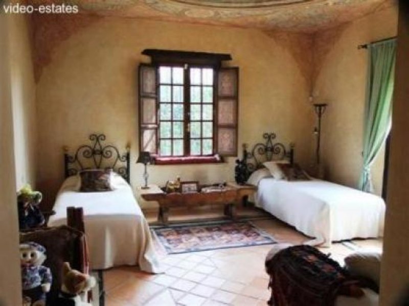 Marbella Villa im Zentrum von Marbella mit grossem Garten Haus kaufen