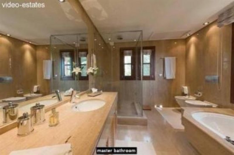 Marbella Villa in kleiner Wohnanlage Haus kaufen