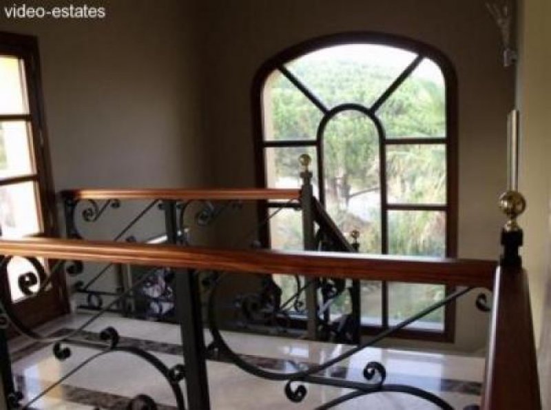 Elviria Luxus Villa mit 5 Schlafzimmern Haus kaufen