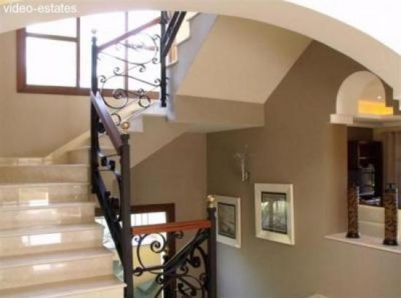 Elviria Luxus Villa mit 5 Schlafzimmern Haus kaufen