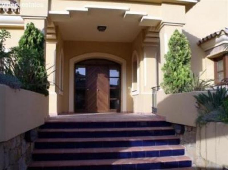 Elviria Luxus Villa mit 5 Schlafzimmern Haus kaufen
