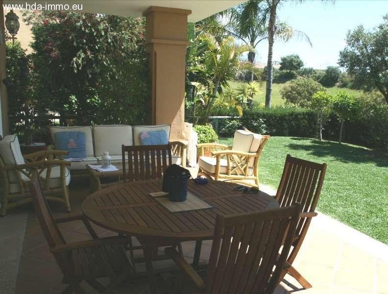 Marbella Ost hda-immo.eu: andalusische Stadthaus direkt am Golfplatz mit Meerblick in Marbella Ost Haus kaufen