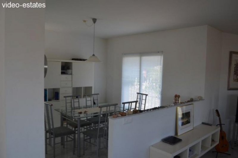 Heimbuch Villa auf erhöhter Position mit unverbaubarem Meerblick Haus kaufen
