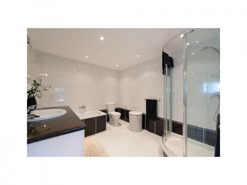 Mijas-Costa HDA-immo.eu: Moderne und große Stadthaushälfte mit sep. Apartment in Calahonda Haus kaufen