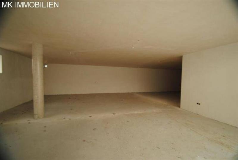 NUEVA ANDALUCIA Neubau kurz vor der Fertigstellung Haus kaufen