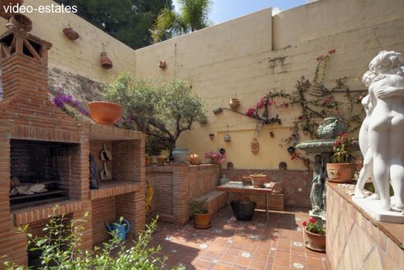 Nueva Andalucia Reihenhaus mit spektakulärem Ausblick Haus kaufen