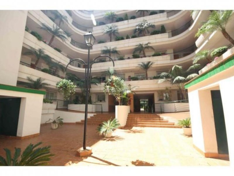 San Pedro de Alcantara HDA-immo.eu: 3 Schlafzimmer Ferienwohnung direkt am Golfplatz, von Bank, zu verkaufen. Wohnung kaufen