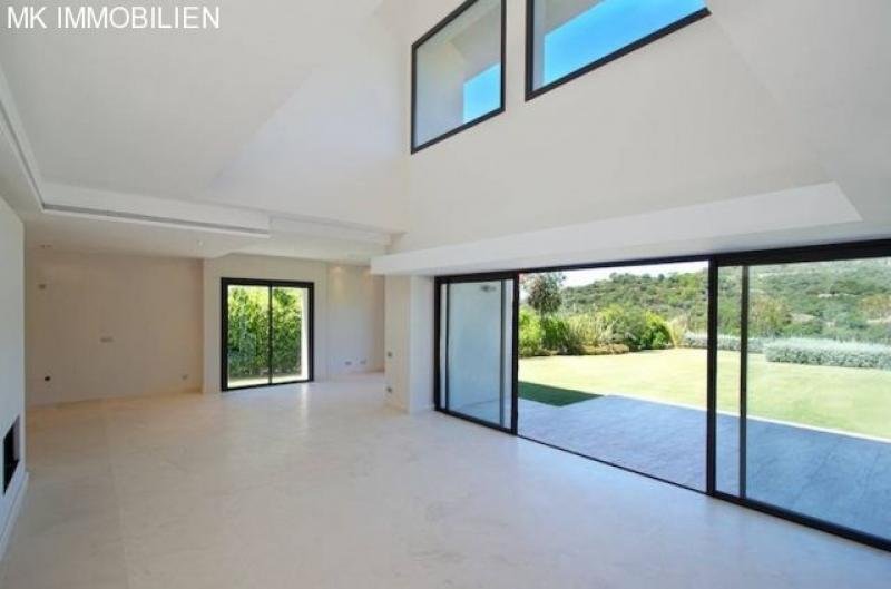 BENAHAVIS Neubau Villa mit Meerblick am Golfplatz Haus kaufen
