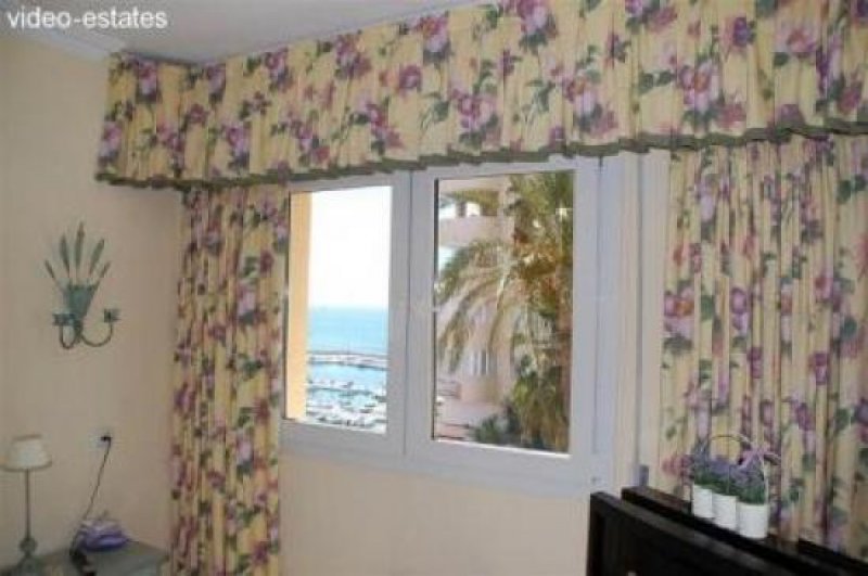 Estepona Appartement im Hafen mit herrlichem Ausblick Wohnung kaufen