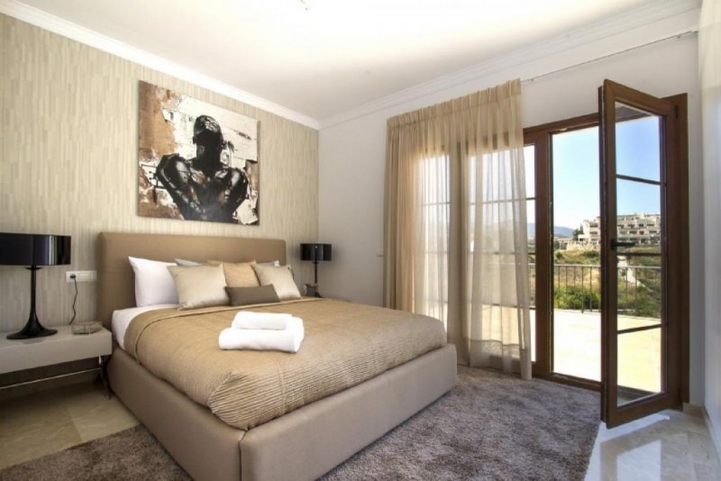 Estepona Für Golfliebhaber! Neubau-Villen mit Swimmingpool Haus kaufen