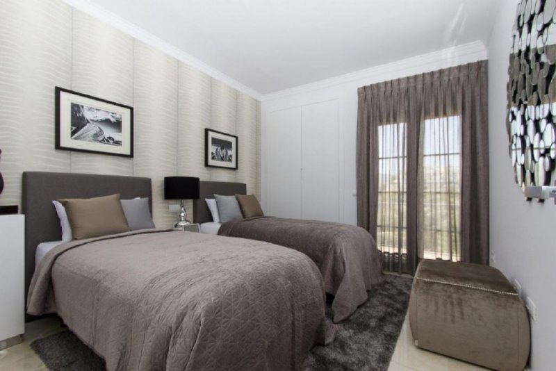 Estepona Für Golfliebhaber! Neubau-Villen mit Swimmingpool Haus kaufen