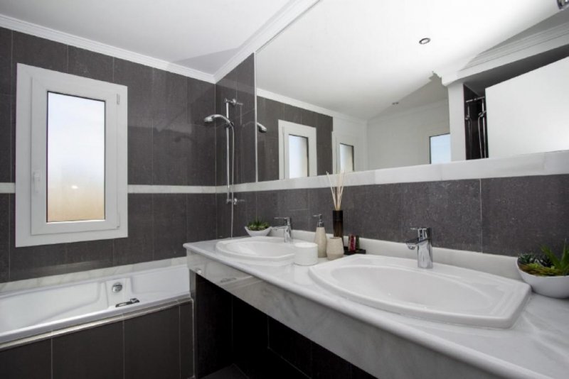 Estepona Für Golfliebhaber! Neubau-Villen mit Swimmingpool Haus kaufen