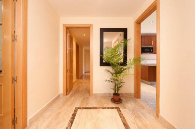 Estepona Große Wohnung strandnah und komplett möbliert zu verkaufen Wohnung kaufen
