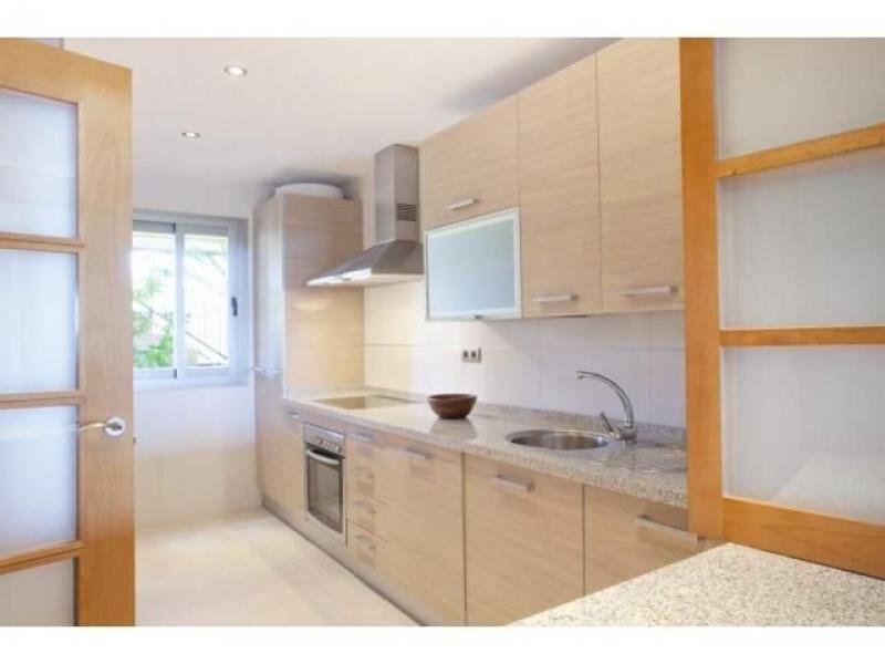 Estepona HDA-immo.eu: 2 Schlafzimmer Wohnung in Estepona, Nähe Golfplatz und Strand, zu verkaufen. Wohnung kaufen