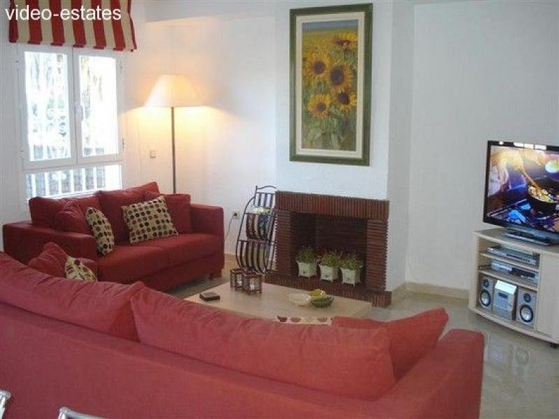 La Duquesa Reihenhaus direkt auf dem Golfplatz zum Kauf Haus kaufen