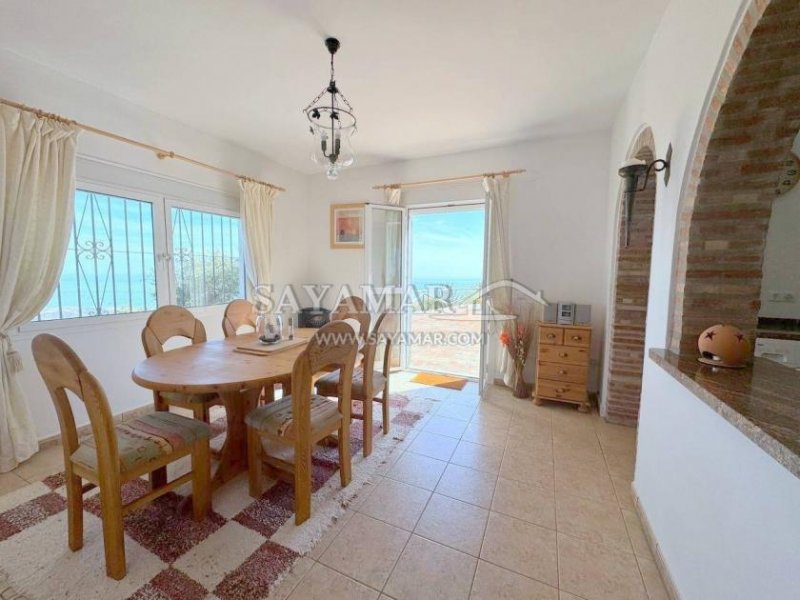 Sayalonga Charmantes Landhaus mit Pool und spektakulären Meer Haus kaufen