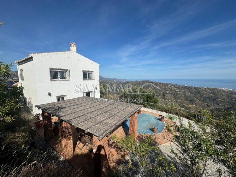 Sayalonga Charmantes Landhaus mit Pool und spektakulären Meer Haus kaufen