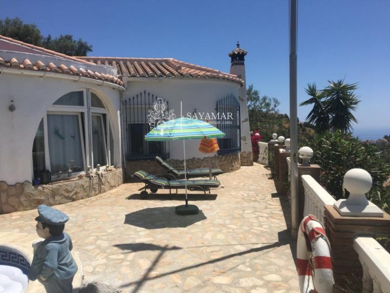 Sayalonga Exklusives Landhaus mit Pool und toller Aussicht Haus kaufen