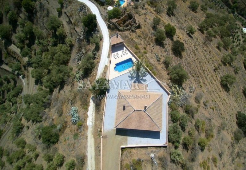Sayalonga Landhaus mit Pool und Meerblick Haus kaufen