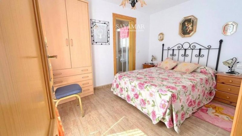 Sayalonga Rustikales Stadthaus mit Dachterrasse Haus kaufen