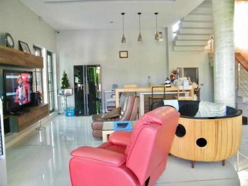 Nakhonratchasima Exklusive Villa mit Schwimmbad in Suranaree, Nakhonratchasima Haus kaufen