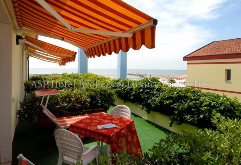 Jesolo Region TOP 3-Sterne-Superior Strandhotel mit 150 Betten in der Region Jesolo in erster Meereslinie zu kaufen Gewerbe kaufen